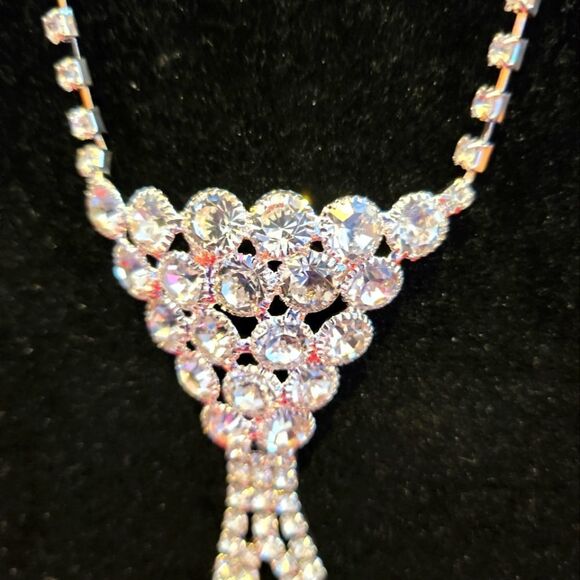 Elegant Silver Tie Diamond Studded Necklace - Picture 4 of 6